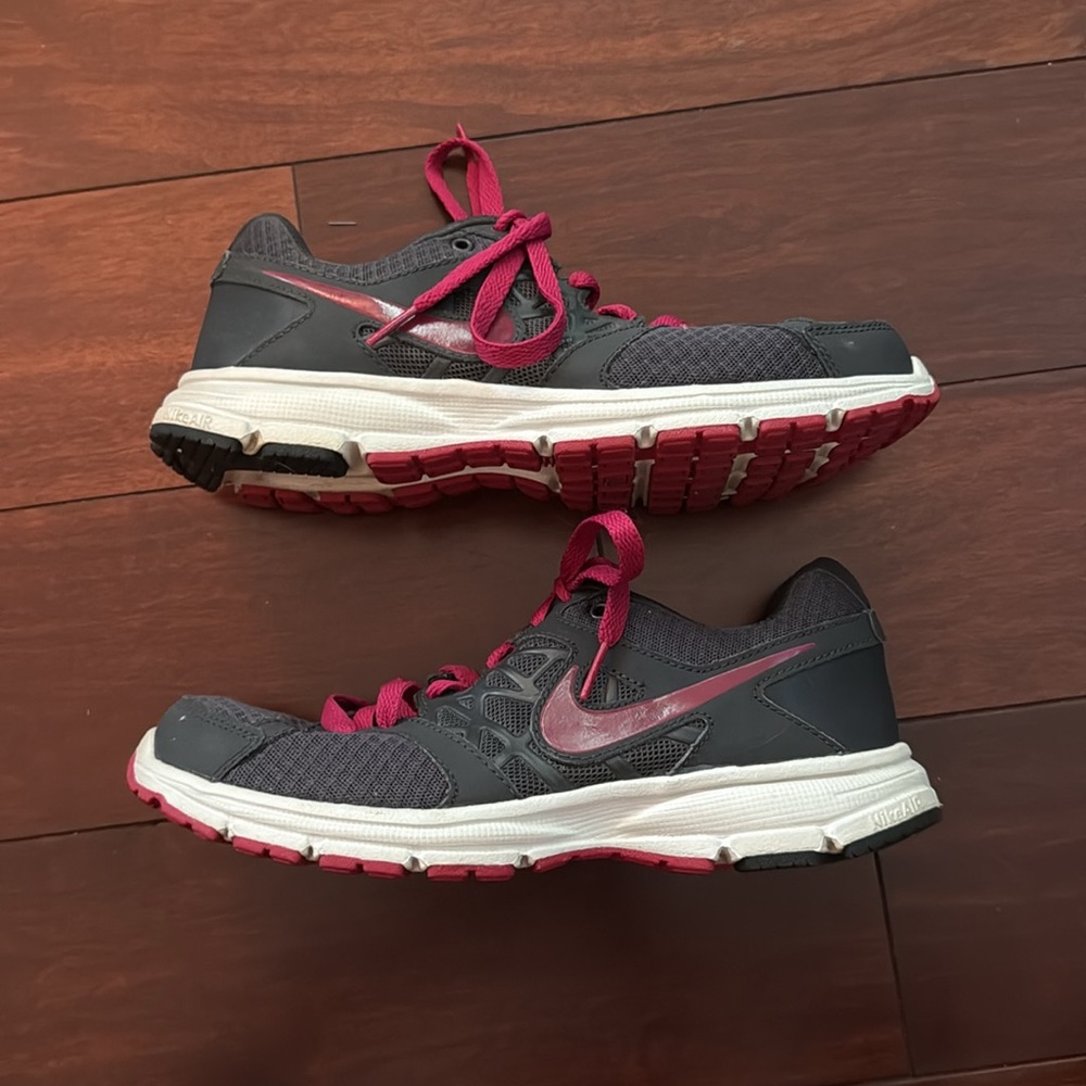 Like new Nike sneakers